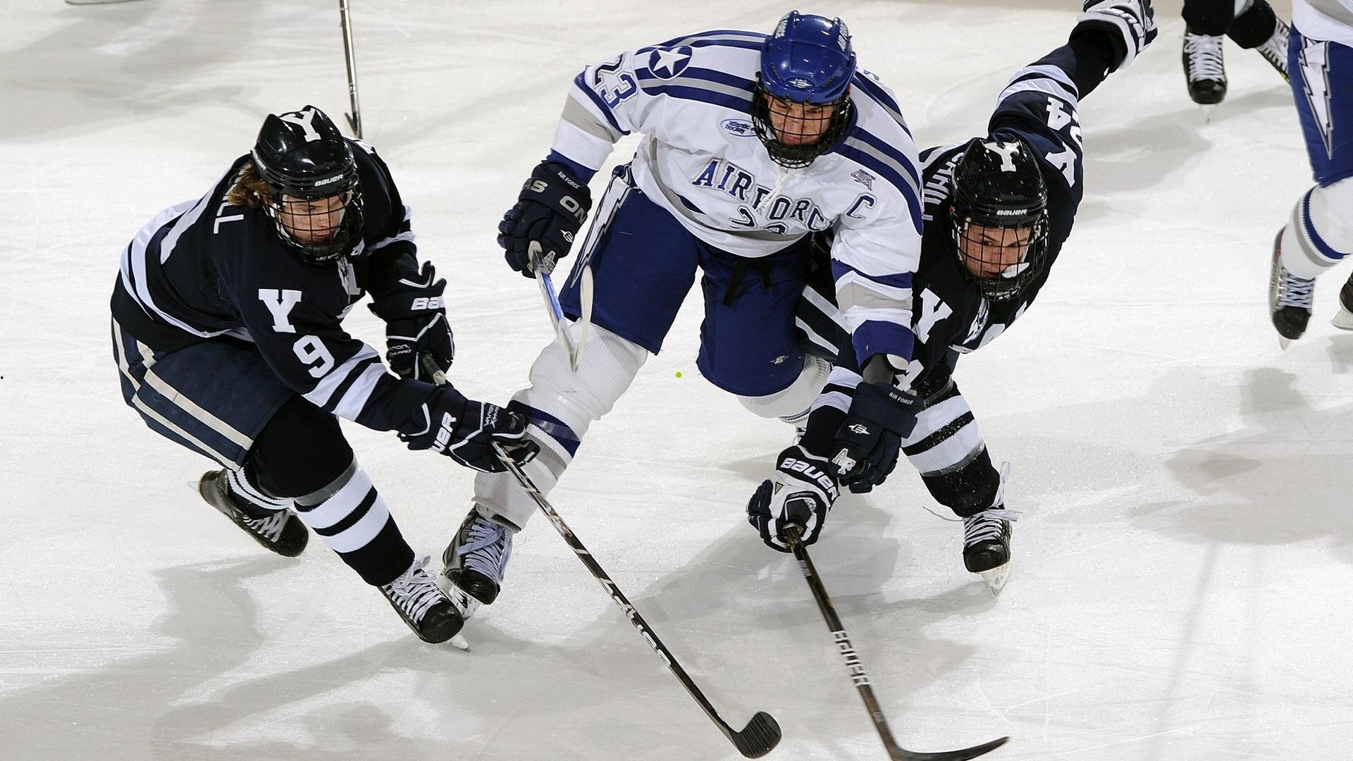 中国足球新星徐彬踏上留洋路，与狼队签下长约，未来国家队中场核心呼之欲出